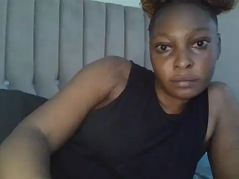 Midnight Clique  online show from 11-15-25, 02:02