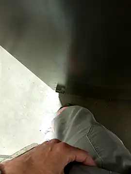 Snapshot of Din0071 chatting on 12-17-24, 11:16 Din0071 online show from 12-17-24, 11:16