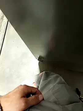 Snapshot of Din0071 chatting on 01-08-25, 10:48 Din0071 online show from 01-08-25, 10:48