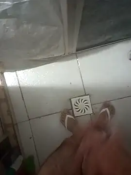 Snapshot of Din0071 chatting on 09-29-25, 02:33 Din0071 online show from 09-29-25, 02:33