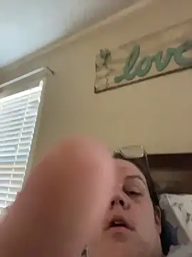 Snapshot of velvetta_ chatting on 12-22-25, 02:47 velvetta online show from 12-22-25, 02:47