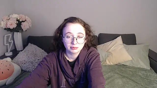 Mini Diva online show from 01-26-25, 09:08