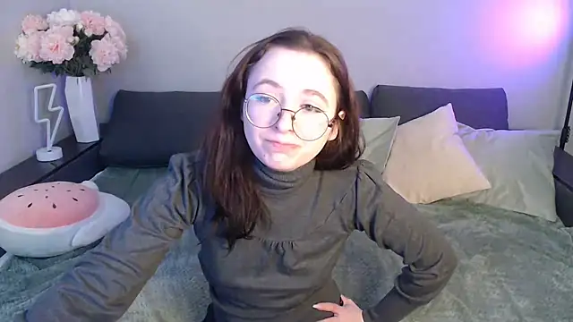 Mini Diva online show from 02-11-25, 09:09