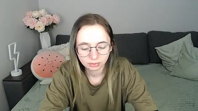 Mini Diva online show from 09-29-25, 08:08