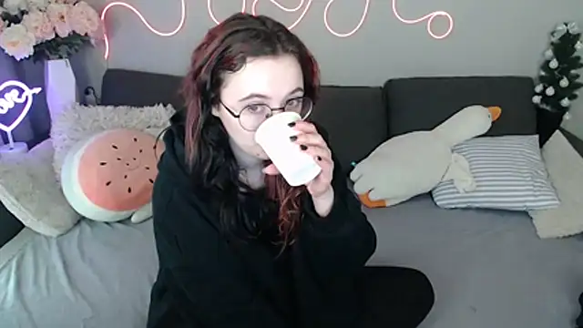 Mini Diva online show from 03-29-26, 08:14