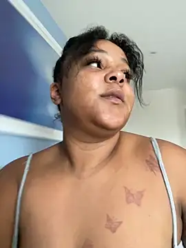 yourfavlightskinn online show from 10-02-25, 02:13