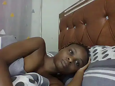 Snapshot of Toxique_ chatting on 02-03-25, 02:02 Toxique online show from 02-03-25, 02:02