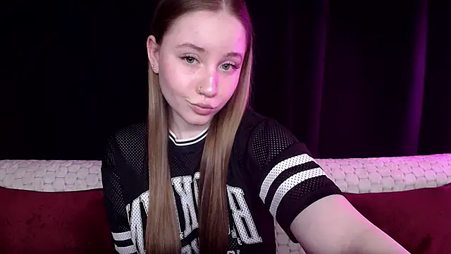 Snapshot of SindiWatsoon chatting on 01-18-25, 12:47 SindiWatsoon online show from 01-18-25, 12:47