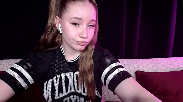 Snapshot of SindiWatsoon chatting on 01-26-25, 05:34 SindiWatsoon online show from 01-26-25, 05:34