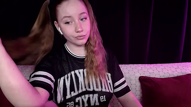 Snapshot of SindiWatsoon chatting on 02-08-25, 05:50 SindiWatsoon online show from 02-08-25, 05:50