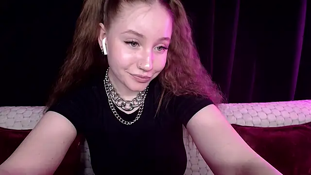 Snapshot of SindiWatsoon chatting on 02-19-25, 05:06 SindiWatsoon online show from 02-19-25, 05:06