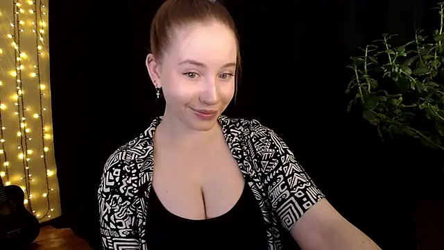 Snapshot of SindiWatsoon chatting on 09-14-25, 11:09 SindiWatsoon online show from 09-14-25, 11:09