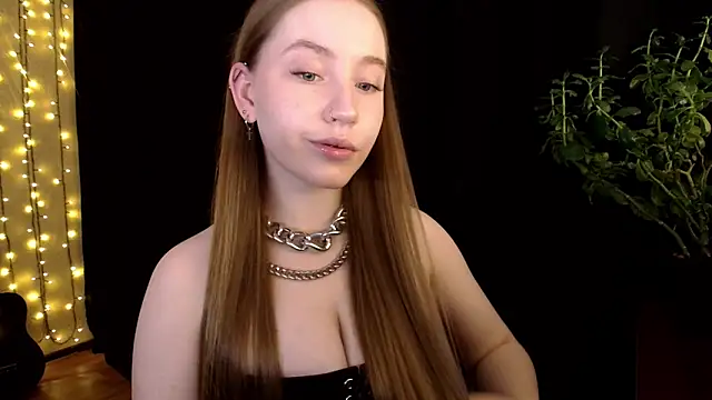 Snapshot of SindiWatsoon chatting on 09-17-25, 01:35 SindiWatsoon online show from 09-17-25, 01:35