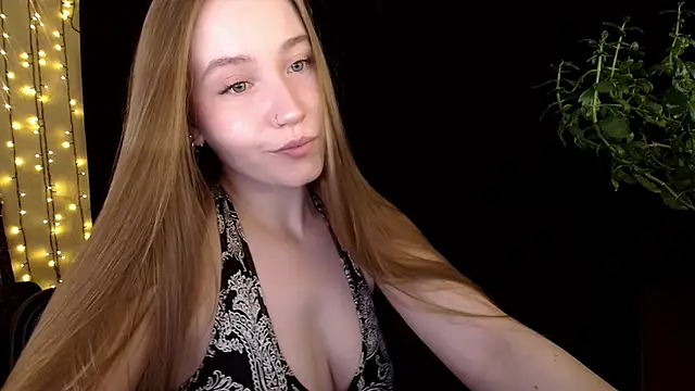 Snapshot of SindiWatsoon chatting on 09-18-25, 11:01 SindiWatsoon online show from 09-18-25, 11:01