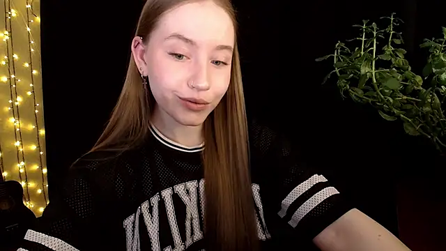 Snapshot of SindiWatsoon chatting on 09-23-25, 08:17 SindiWatsoon online show from 09-23-25, 08:17