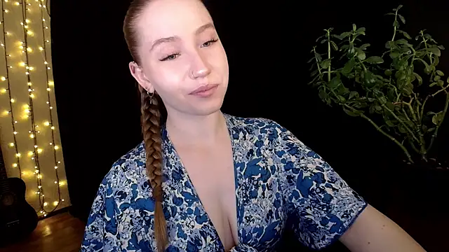 Snapshot of SindiWatsoon chatting on 10-17-25, 01:35 SindiWatsoon online show from 10-17-25, 01:35