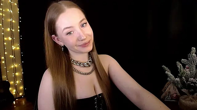 Snapshot of SindiWatsoon chatting on 12-17-25, 02:34 SindiWatsoon online show from 12-17-25, 02:34