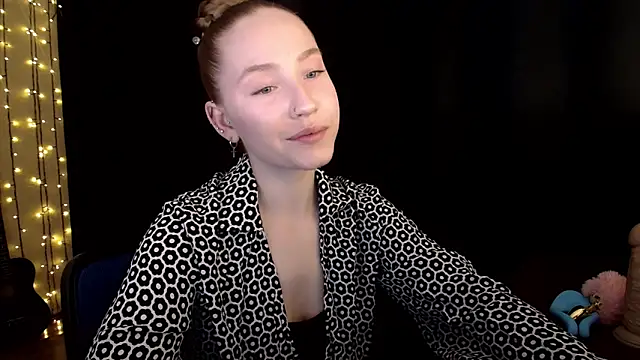 Snapshot of SindiWatsoon chatting on 02-10-26, 01:48 SindiWatsoon online show from 02-10-26, 01:48