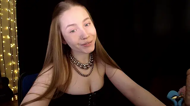 Snapshot of SindiWatsoon chatting on 02-19-26, 07:10 SindiWatsoon online show from 02-19-26, 07:10