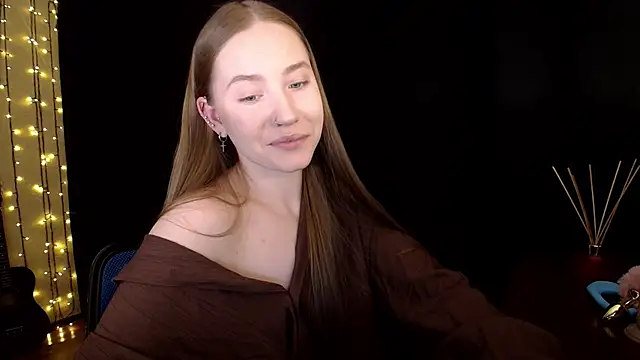 SindiWatsoon online show from 03-25-26, 04:13