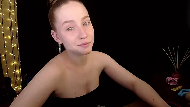 Snapshot of SindiWatsoon chatting on 06-16-26, 03:25 SindiWatsoon online show from 06-16-26, 03:25