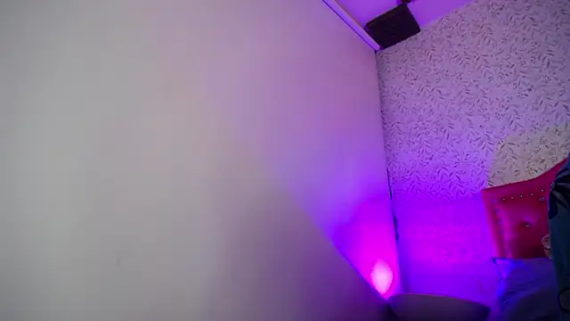 luly pink online show from 04-18-26, 01:20