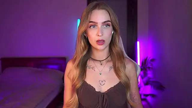 Kamila icee online show from 09-10-25, 07:14