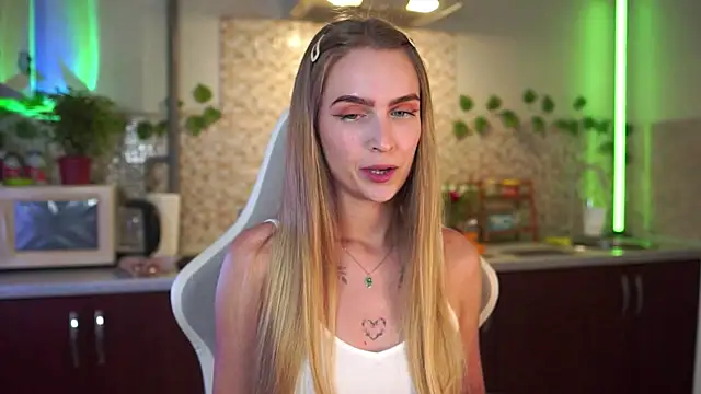 Kamila icee online show from 09-14-25, 04:50