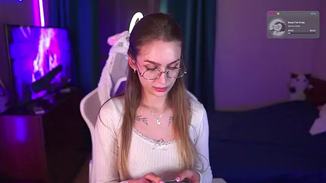 Kamila icee online show from 11-14-25, 10:29