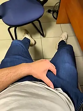 Snapshot of onbifeet chatting on 04-03-26, 02:26 onbifeet online show from 04-03-26, 02:26