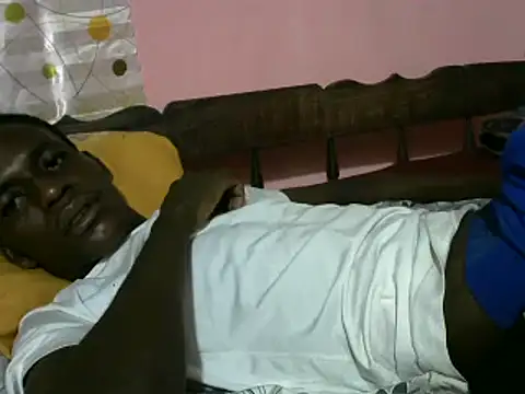 Snapshot of Bigras0011 chatting on 12-05-24, 02:42 Bigras0011 online show from 12-05-24, 02:42