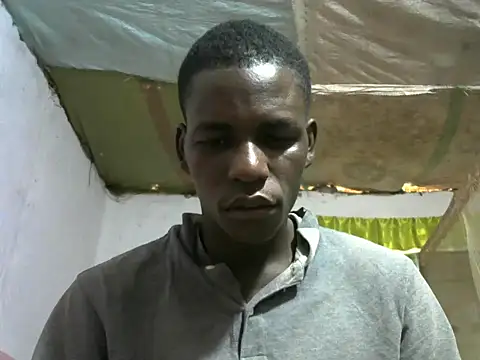 Snapshot of Bigras0011 chatting on 09-23-25, 04:37 Bigras0011 online show from 09-23-25, 04:37