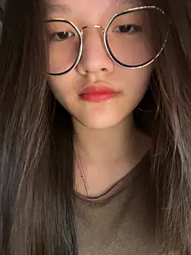 Krixxi22 online show from 10-21-25, 02:29