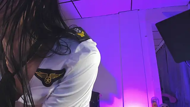 Snapshot of sam_carsonx chatting on 10-13-25, 10:43 sam carsonx online show from 10-13-25, 10:43