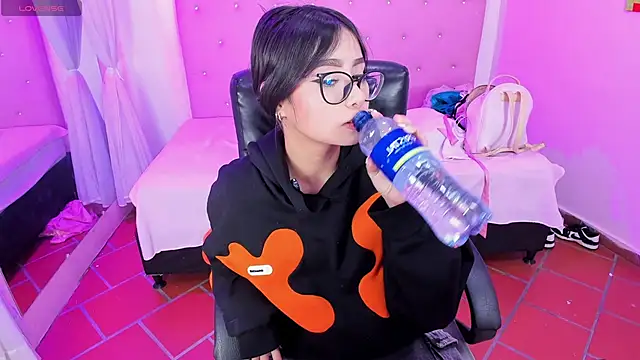 Ashlyeegray online show from 05-31-26, 05:48
