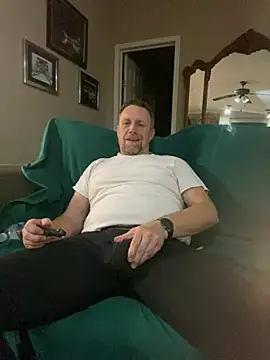 Snapshot of Realybigdill chatting on 05-16-26, 04:53 Realybigdill online show from 05-16-26, 04:53