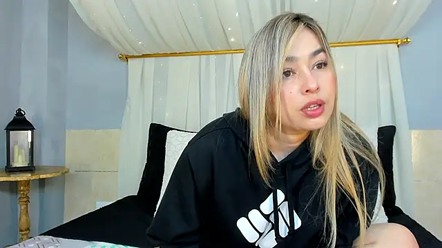 Snapshot of AnnaVictoria__ chatting on 01-04-25, 03:40 AnnaVictoria online show from 01-04-25, 03:40