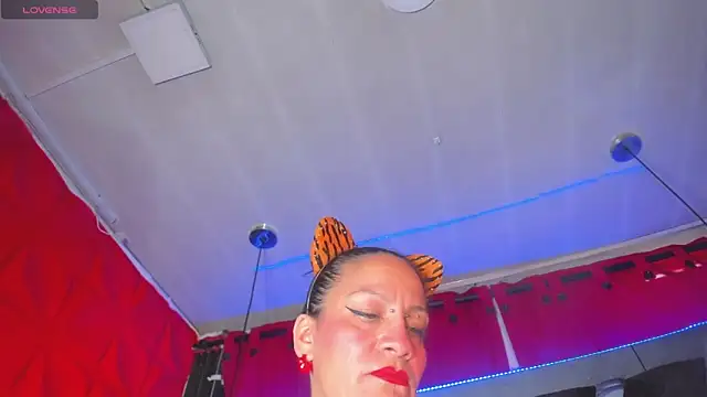 Taylor-hardcore online show from 02-22-25, 01:46