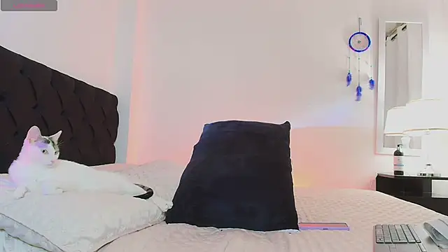 Snapshot of MeganLorensx chatting on 02-09-25, 01:22 MeganLorensx online show from 02-09-25, 01:22