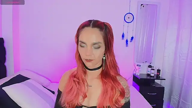 Snapshot of MeganLorensx chatting on 03-22-25, 01:32 MeganLorensx online show from 03-22-25, 01:32