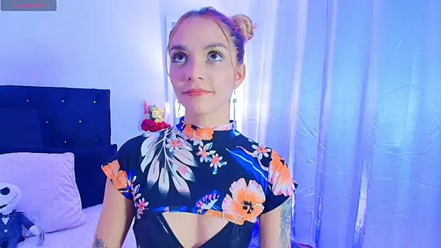 Snapshot of MeganLorensx chatting on 09-24-25, 11:19 MeganLorensx online show from 09-24-25, 11:19