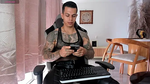 Aron Dark online show from 04-19-26, 03:33