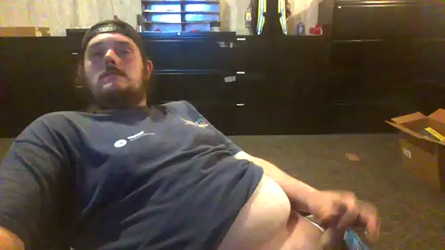 Snapshot of daddysmalldick502 chatting on 06-11-26, 01:31 daddysmalldick502 online show from 06-11-26, 01:31