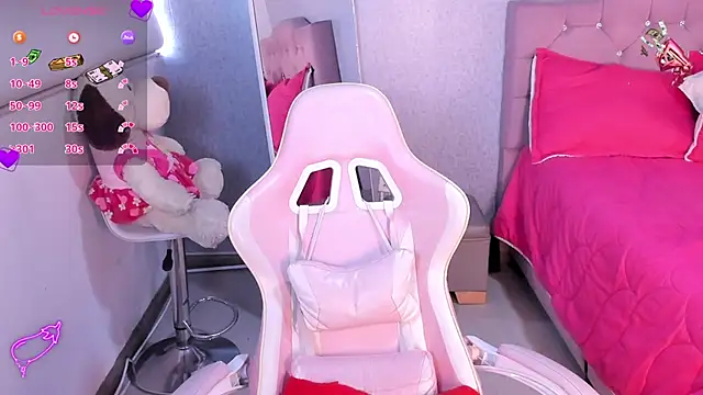 Kenia tompson01 online show from 01-24-25, 08:54