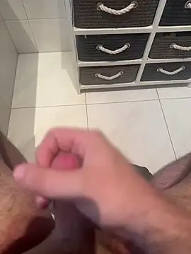 Deralboaus01 online show from 04-20-26, 02:42