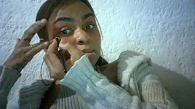 Snapshot of Bellabeltrann chatting on 12-22-25, 11:40 Bellabeltrann online show from 12-22-25, 11:40