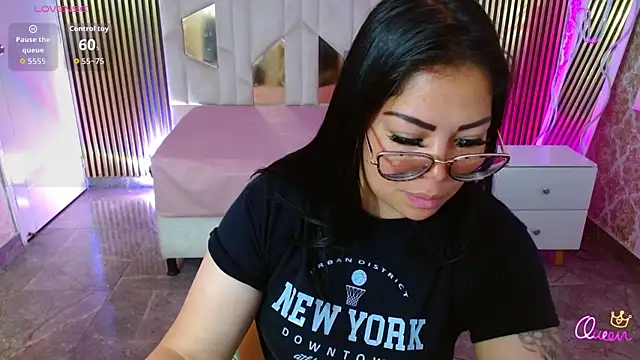 martinna tay online show from 05-18-26, 04:07