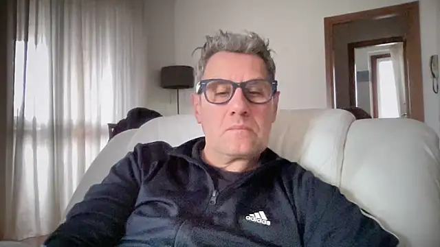 Snapshot of Britmi chatting on 03-01-26, 03:36 Britmi online show from 03-01-26, 03:36