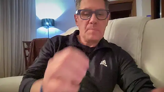 Snapshot of Britmi chatting on 03-05-26, 06:04 Britmi online show from 03-05-26, 06:04