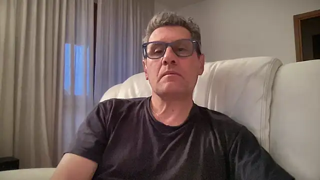 Snapshot of Britmi chatting on 03-14-26, 04:56 Britmi online show from 03-14-26, 04:56